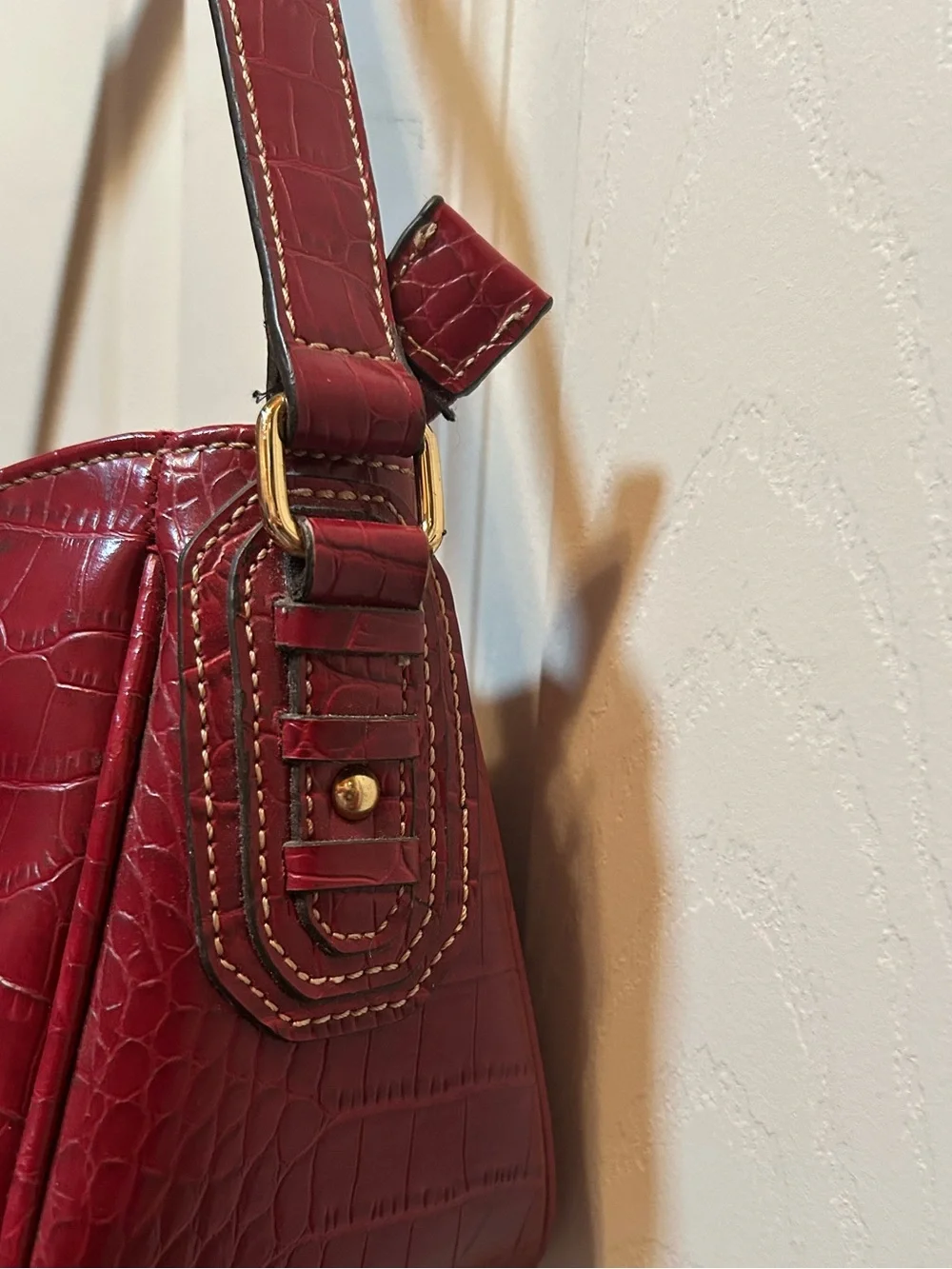 Liz & Co. Deep Red Croc-Embossed Shoulder Bag 10.5” strap drop. 11”x5.5”deep.